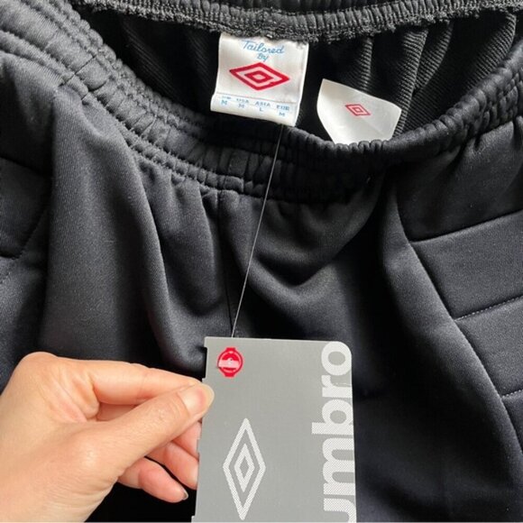 NWT Umbro padded soccer shorts Sz L - Picture 5 of 7